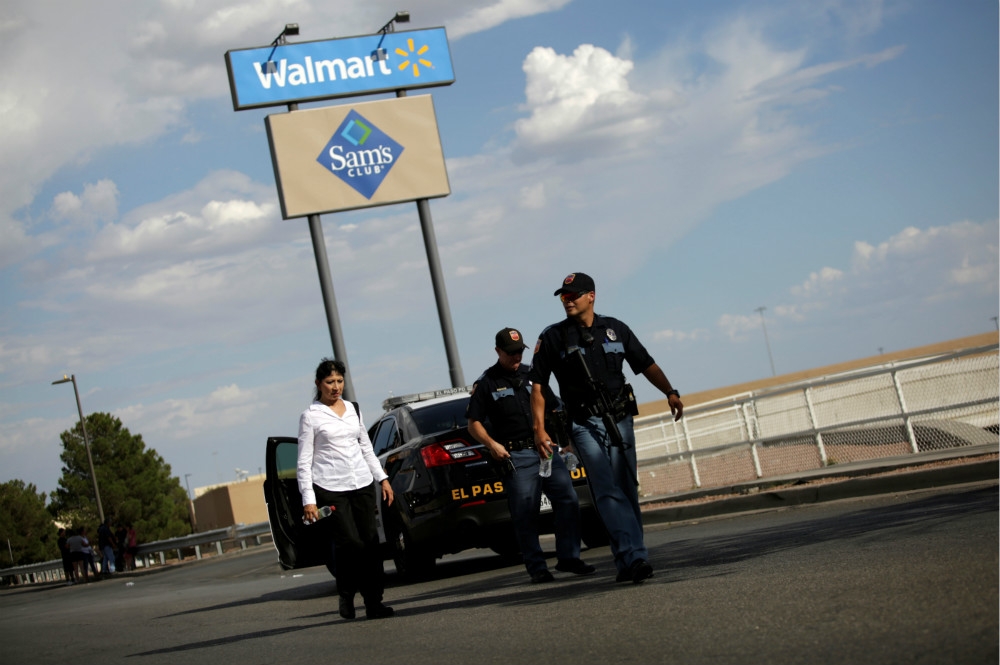 美國德州邊境大城艾爾帕索一間沃爾瑪商場驚傳槍擊，造成20人死亡。（湯森路透）