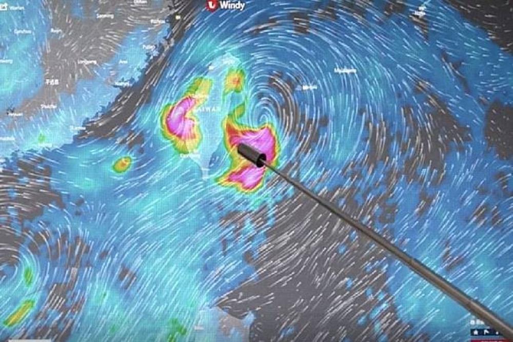 氣象主播李富城表示，尼莎大概29日凌晨會在花蓮登陸，但它還沒登陸之前西部就會產生強風及豪雨，提醒民眾特別注意防範。（翻攝自李富城臉書）