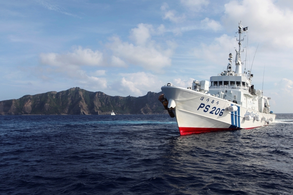 日本海岸巡防隊船隻航行於東海海域。（湯森路透）