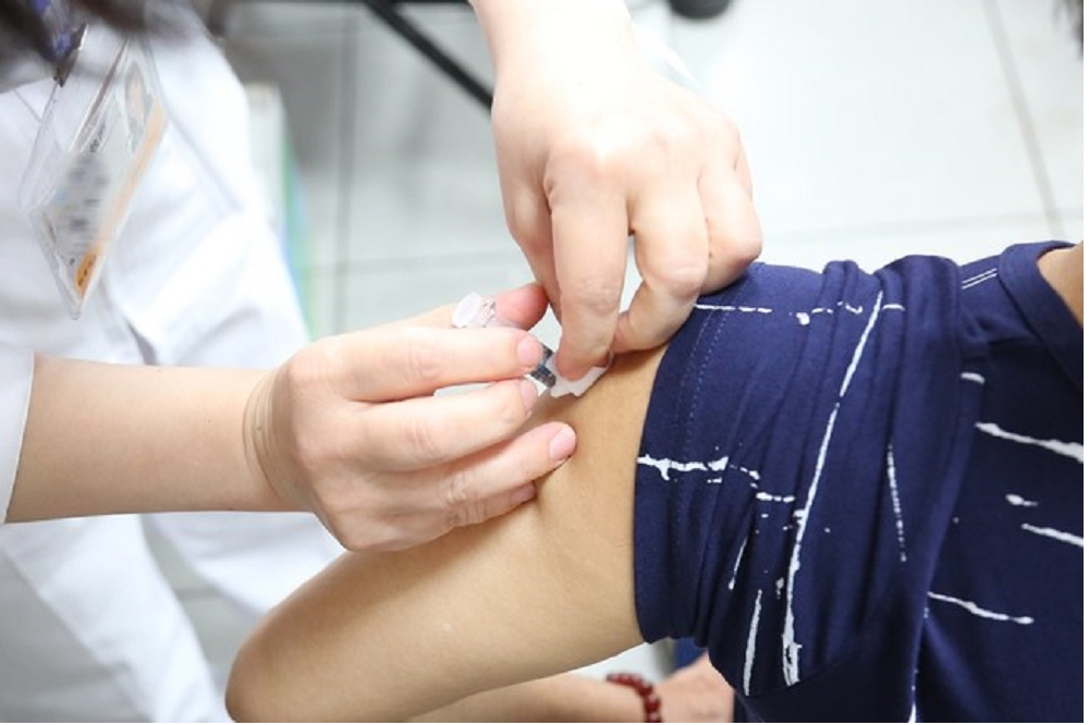 衛福部疾管署公布新增國內首例自紐西蘭移入麻疹病例，為南部20多歲男大生，經5度就醫後確診，衛生單位已初步掌握個案接觸者共601人。（疾管署提供）