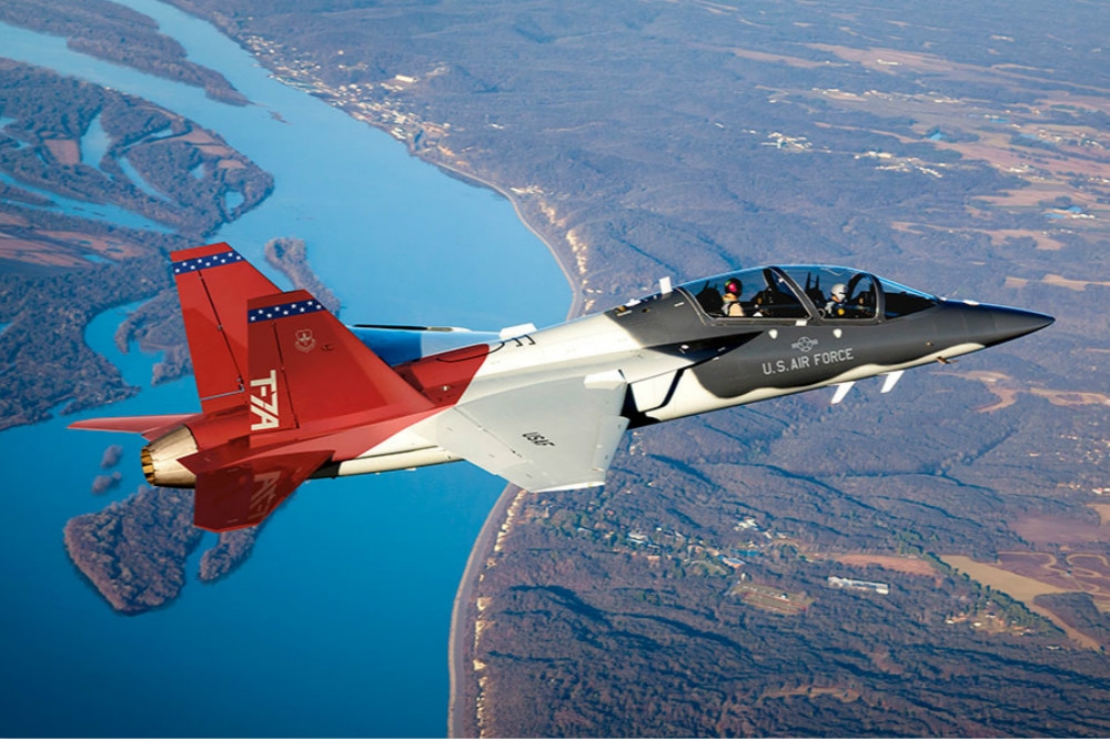 美軍將新一代T-7A教練機命名為「紅鷹」（Red Hawk）。（圖片取自波音官網）