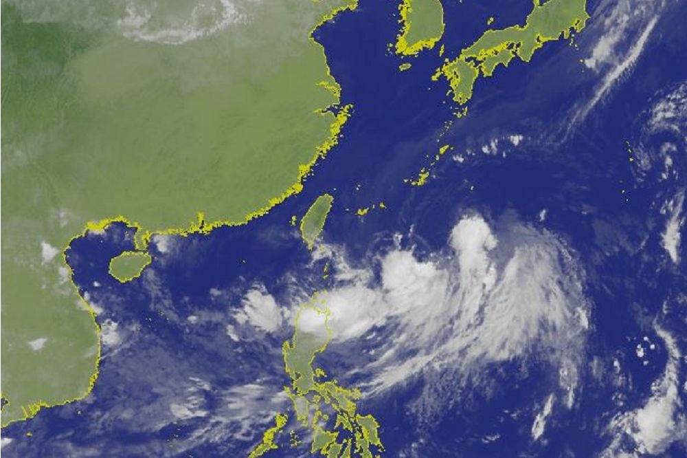 熱帶性低氣壓有機會在24小時內發展為塔巴颱風。（取自中央氣象局）