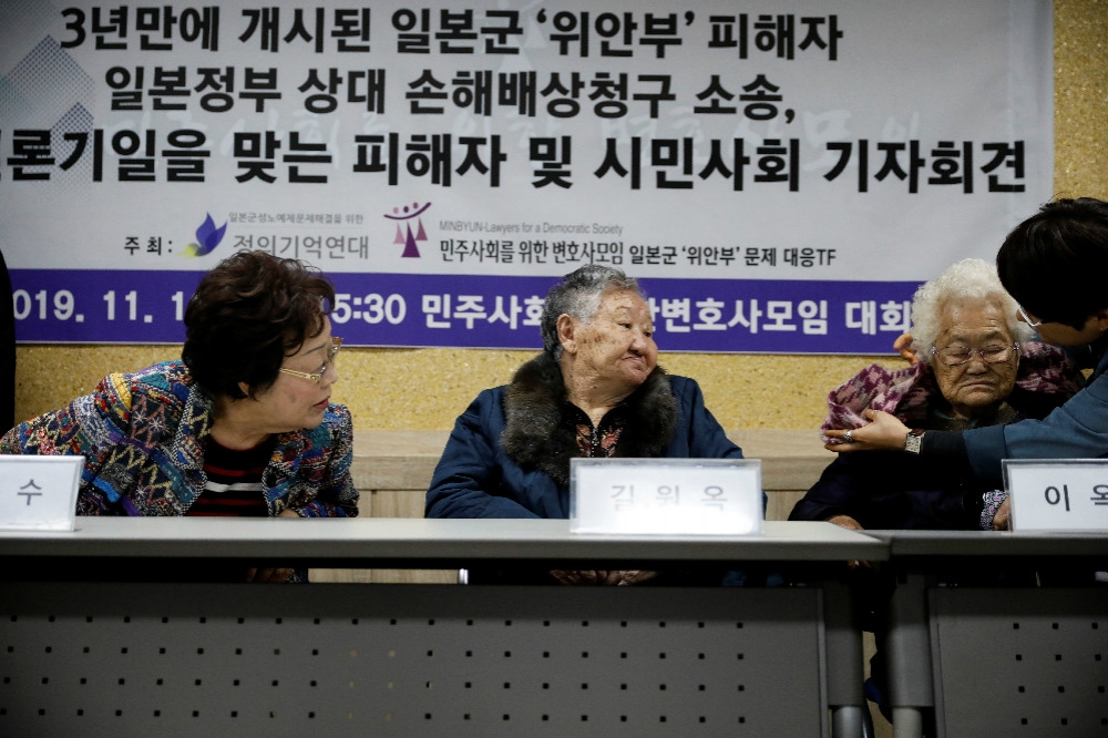 延宕3年後、南韓法院終於開始審理慰安婦控訴日本政府的民事賠償案。（湯森路透）