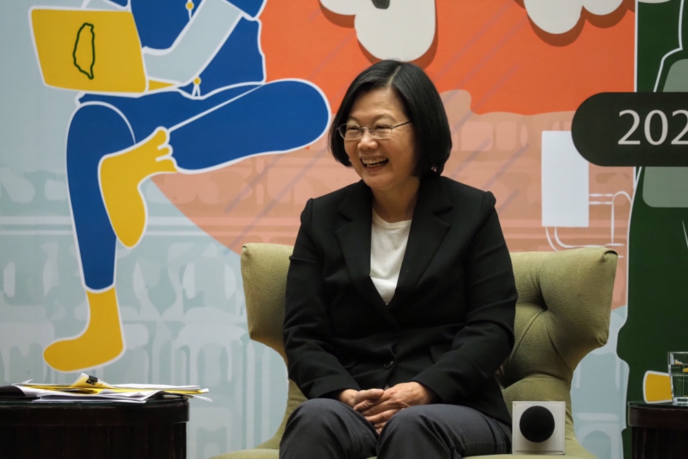 蔡英文總統4日出席台灣青年民主協會等團體舉辦的「青聽我們說－2020總統大選青年論壇」活動。（張家銘攝）