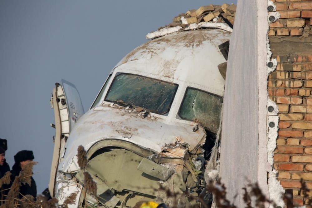哈薩克客機27日起飛後旋即墜毀。（湯森路透）