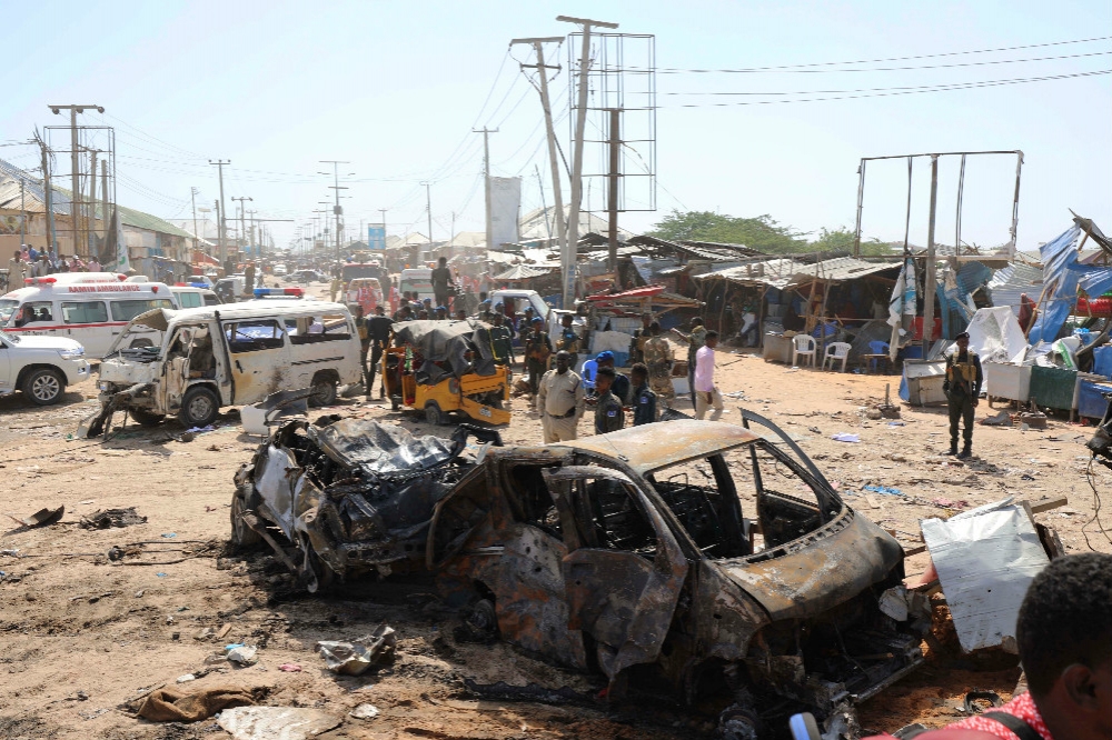 索馬利亞首都摩加迪休28日驚傳嚴重的汽車炸彈攻擊，釀成至少79死。（湯森路透）