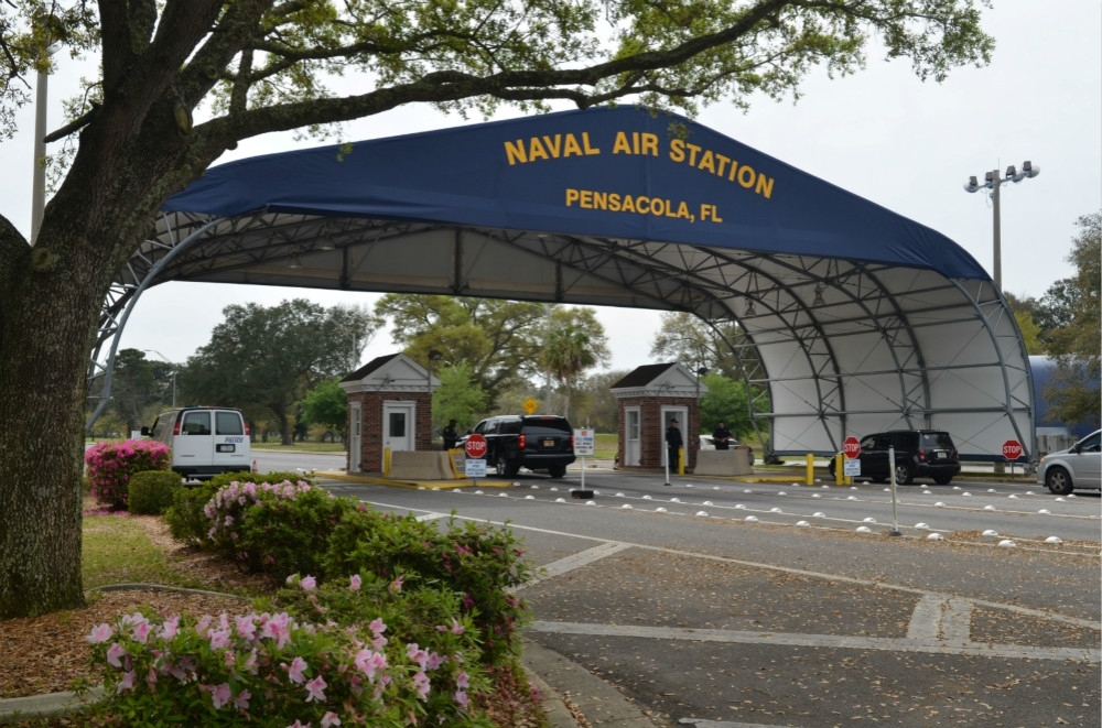 美國佛州彭薩科拉海軍航空基地出入口。（湯森路透）