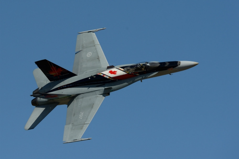 以加拿大國旗為塗裝的CF-18「大黃蜂」戰機。（圖片取自加拿大空軍）