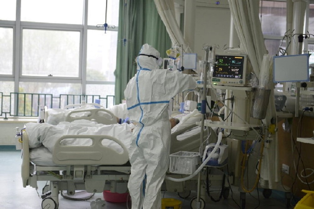 中國香港特區2日出現首起武漢肺炎死亡病例。（湯森路透）