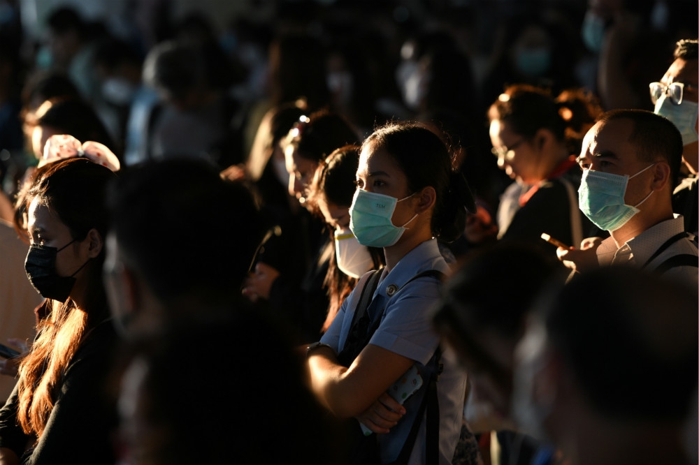 泰國政府打算限制口罩與製作原料出口，避免國內存貨不夠使用。（湯森路透）