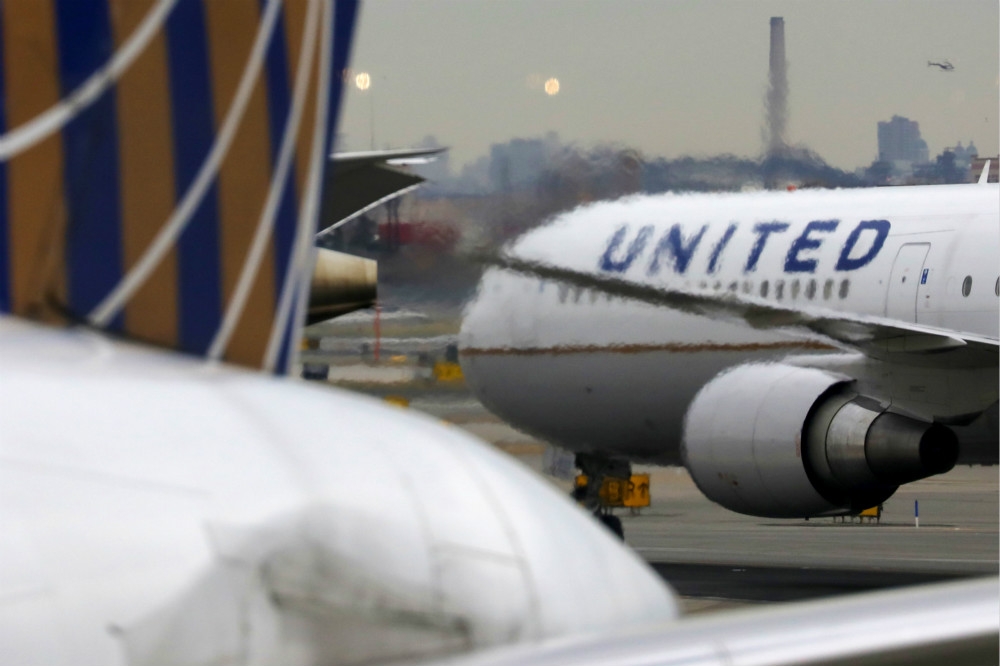 美國聯合航空等10家企業聯名，要求財政部加速撥付補貼。（湯森路透）