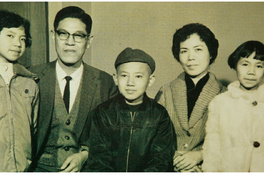 李登輝全家福，左起為李安娜、李憲文、李安妮。（翻攝自《李登輝總統訪談錄》）
