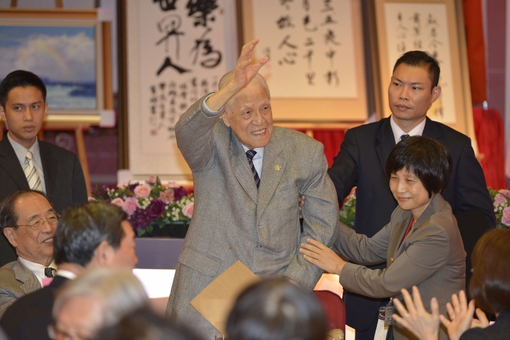 前總統李登輝病逝台北榮總，享耆壽98歲。圖為李登輝2017年12月出席台灣教授協會募款餐會。（資料照片／葉信菉攝）