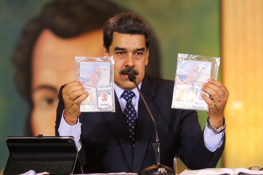 委內瑞拉電視台於6日公開被拘捕美公民口供影片，馬杜洛並向川普咎責，認為他為此次事件主腦。（湯森路透）