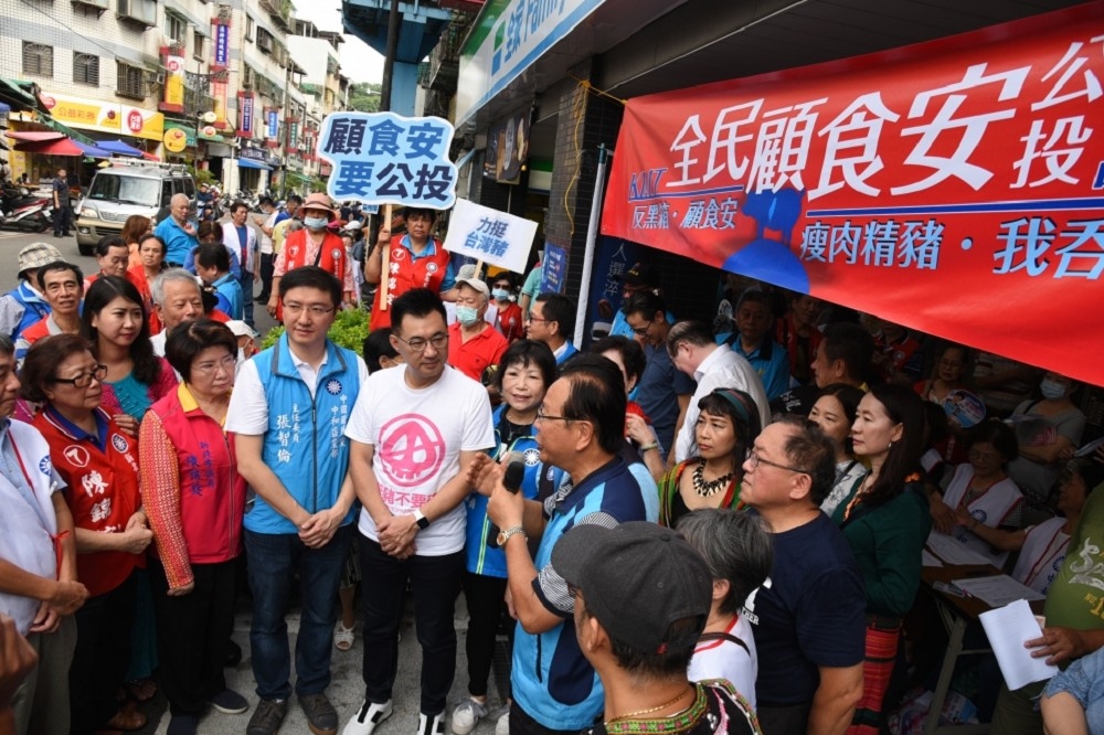 台灣人對萊豬的普遍負面偏好，雖然提供在野黨在立法院強烈反對萊豬進口的基礎；但真正的關鍵在於「反對的強度」。（攝影：蔣銀珊）
