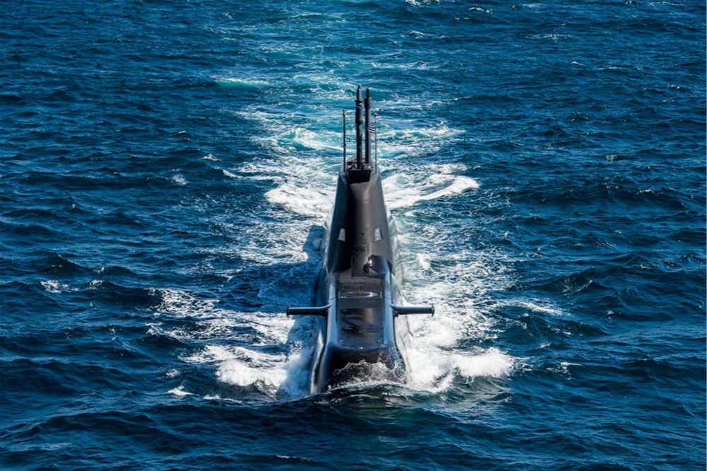 希臘現役「214型潛艦」進行海上演習。（圖片取自希臘海軍）