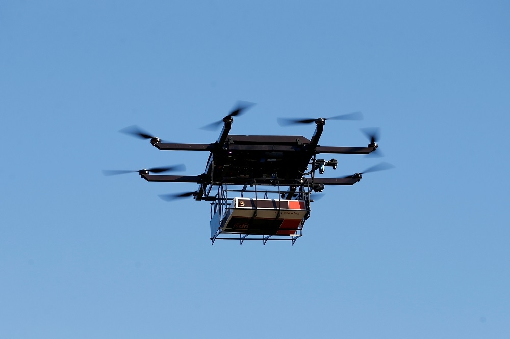 《美國無人機法》修法規定2023年無人機需廣播使用者定位。（湯森路透）