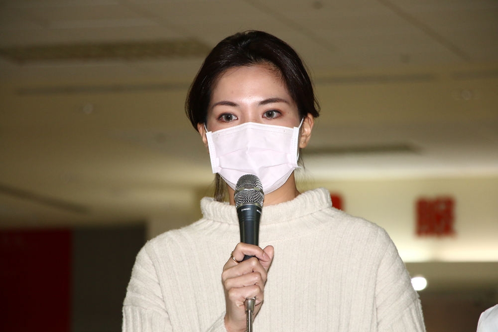台北市議員鍾沛君罹患肺腺癌，4日於台北榮總接受手術，8日順利出院。（王侑聖攝）