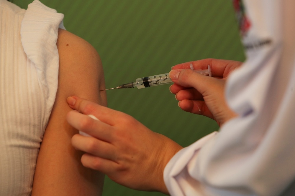 巴西批准新冠肺炎疫苗。（湯森路透）