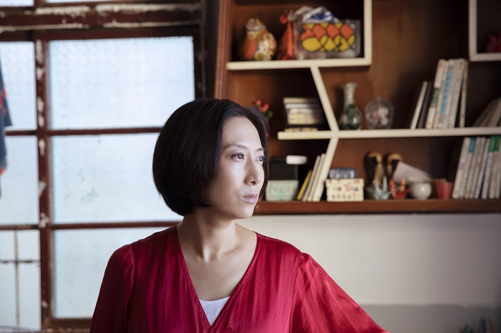 一青窈在台灣取景的電影《燕》片中飾演男主角的母親。（希望行銷提供）
