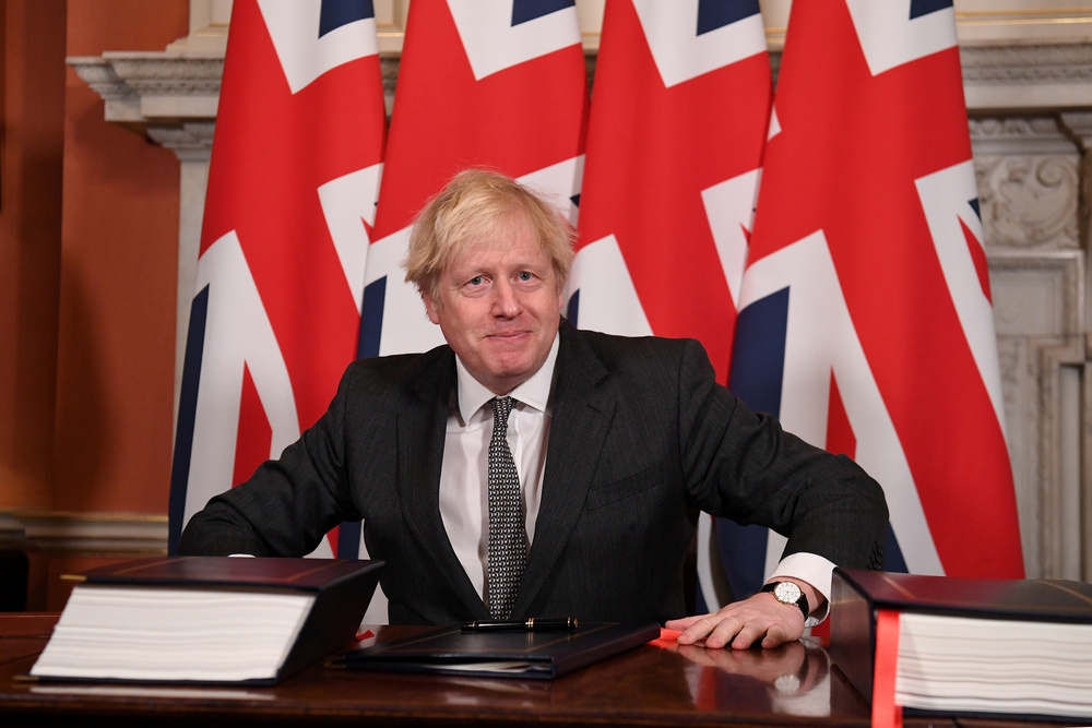 英國現任首相強森。（湯森路透）