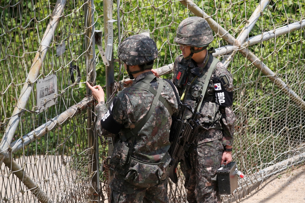 駐守在38度線邊境的南韓官兵。（湯森路透）