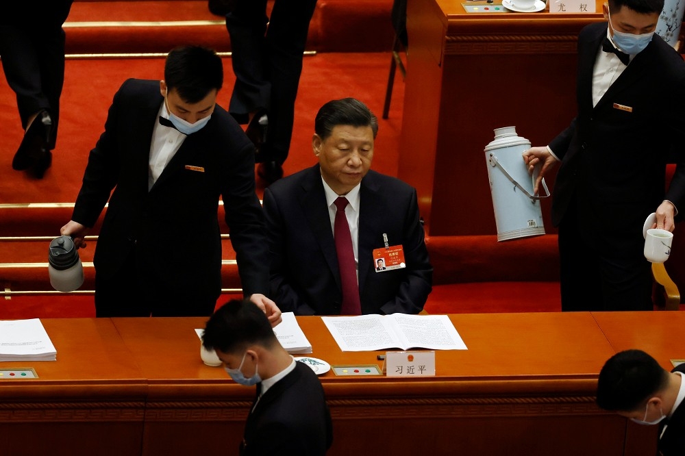 中國兩會會期再因疫情衝擊縮短成1周，對台文攻武嚇依舊。圖中為中國國家主席習近平。（湯森路透）