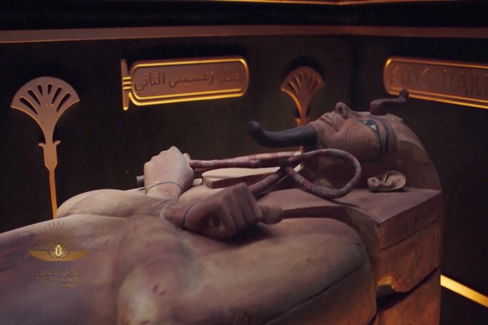 準備從舊埃及博物館移轉至新館的木乃伊棺槨。（湯森路透）