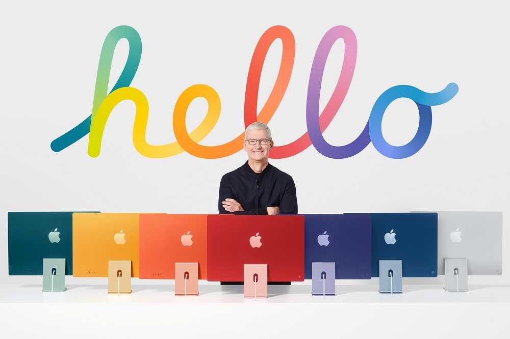 蘋果執行長庫克（Tim Cook）發布全新多色、搭載自家晶片iMac。（湯森路透）