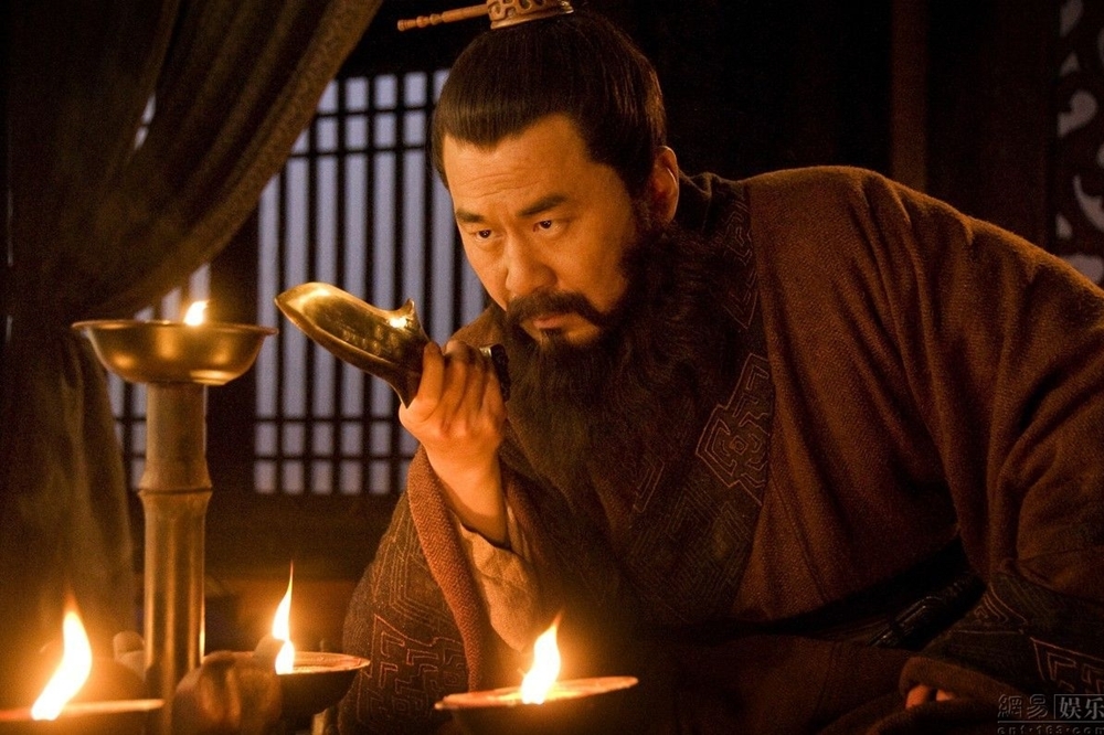 中國資深演員陳建斌在2010年電視劇《三國》飾演曹操（圖片取自網路）