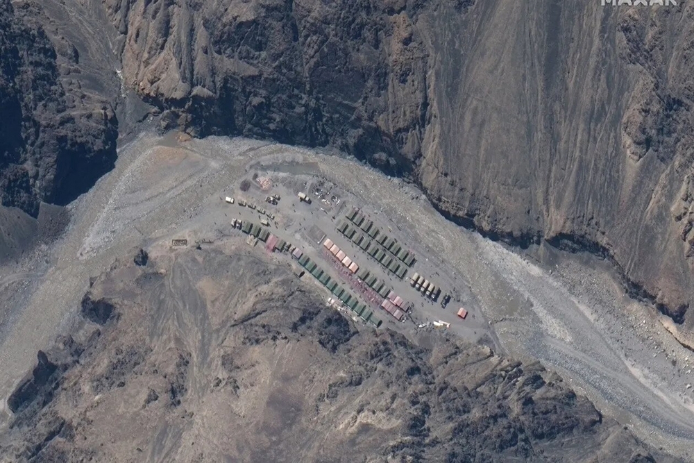 2020年6月衛星圖像，顯示解放軍在加勒萬河谷建營地。（湯森路透）