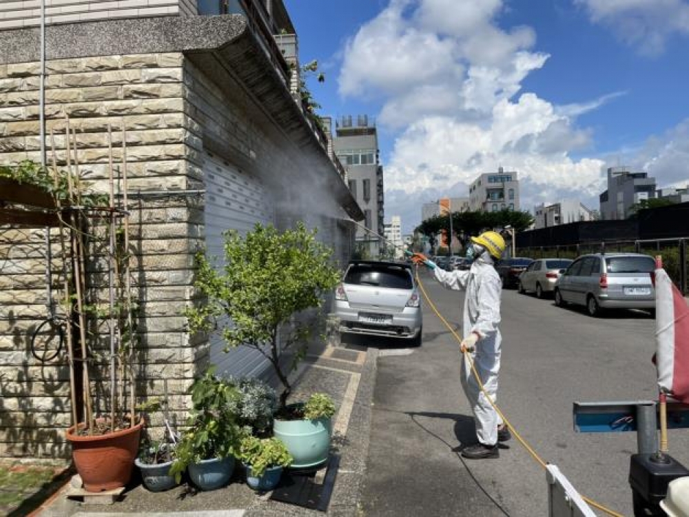 台南市長黃偉哲公布5/26台南市新增2個案的足跡，且強調已完成清潔消毒。（台南市政府提供）