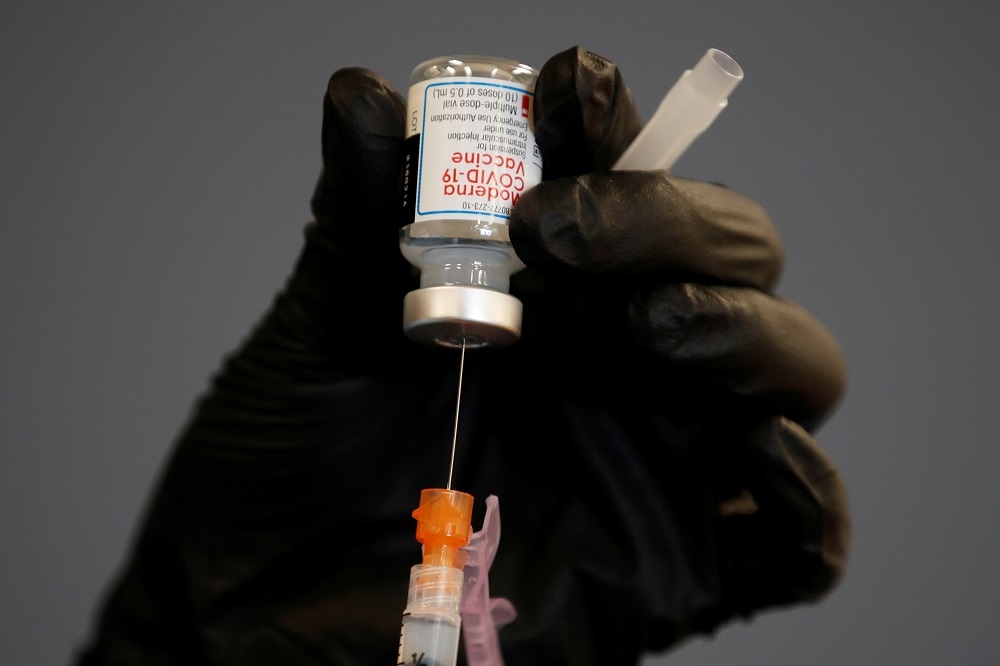 美國開放外國人免費施打新冠疫苗，導致拉丁美洲爆發大量「疫苗旅遊熱」。（湯森路透）