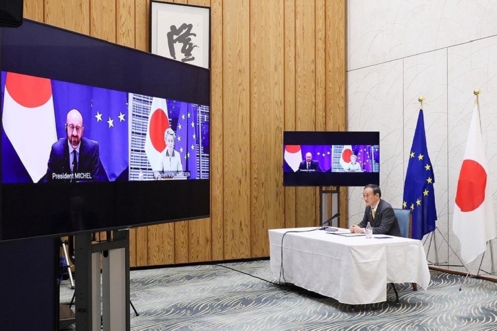 日本與歐盟召開領導人視訊峰會。（日本首相官邸推特）