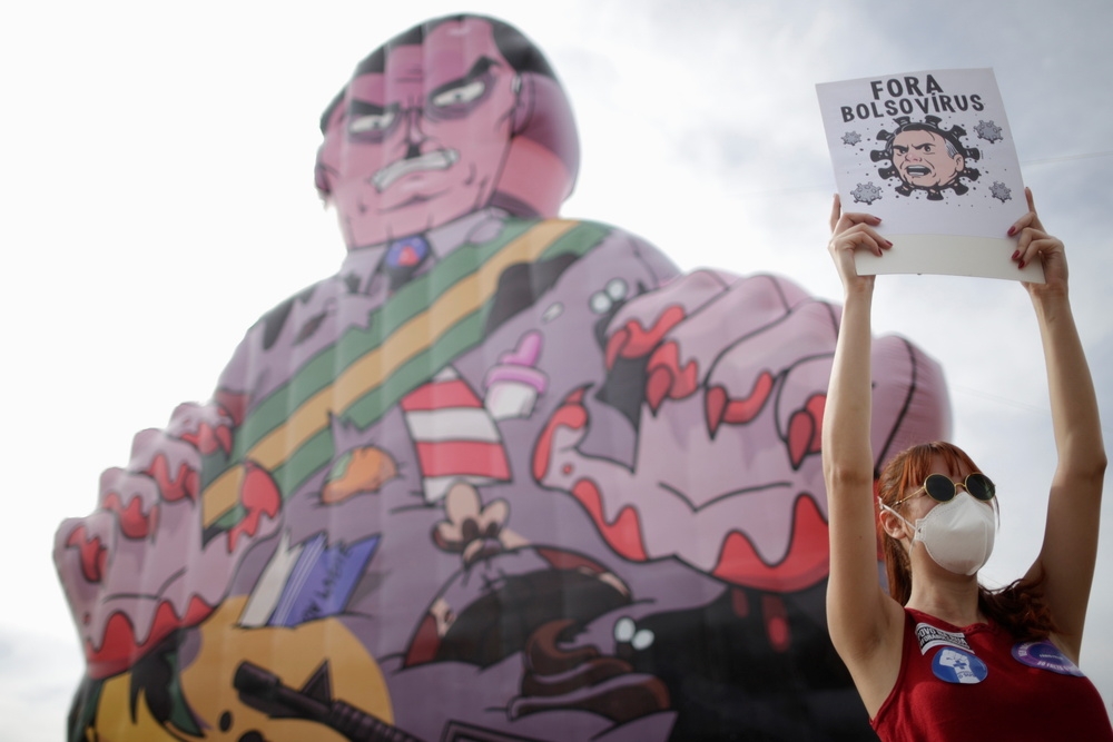 巴西多城掀起示威抗爭，要求彈劾現任總統波索納洛。（湯森路透）