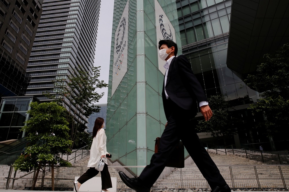 日本政府提案推動「４天工作日」望多元化職場、提升生產力，部分專家認為初衷是好，但恐難執行。（湯森路透）