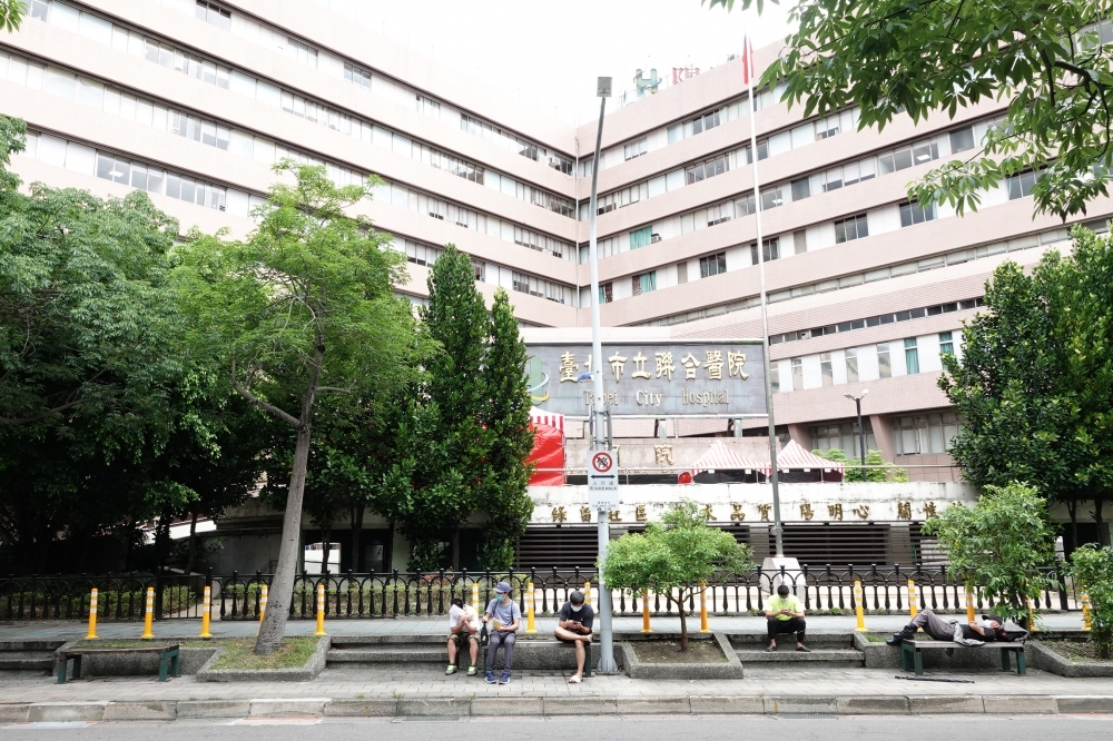 台北市立聯合醫院陽明院區，傳出有急診室內有5名醫護人員確診。（王侑聖攝）