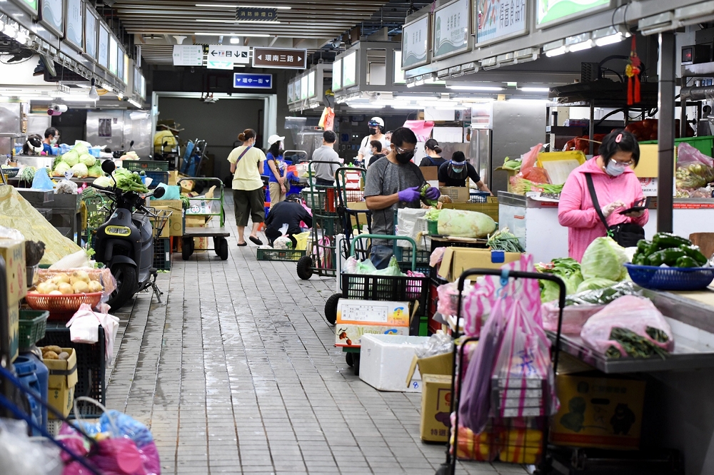 台北環南市場日前爆出40多人確診，休市3天6日復市營業。（張哲偉攝）