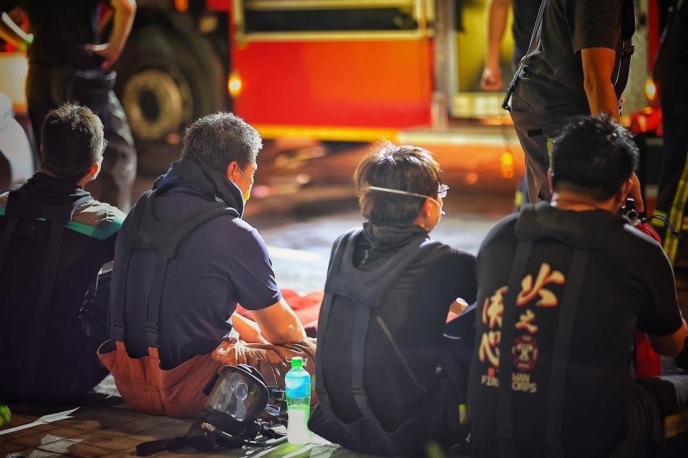台北市議員張斯綱認為，北市府應參照消防救護人員第一劑施打方式，讓這些人員無後顧之憂才對。（取自彰化人大小事）