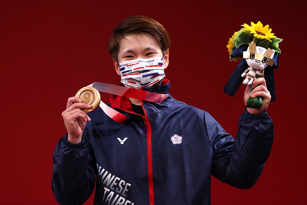 舉重女將陳玟卉在女子舉重64公斤級，以總和230公斤成績奪得銅牌，首度挑戰奧運就突破生涯最佳成績。（湯森路透）