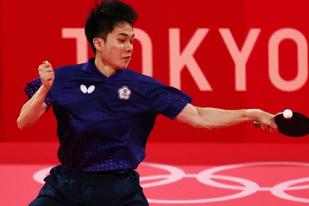 林昀儒在桌球男單4強賽中，與中國選手樊振東激戰至第七局。（湯森路透）
