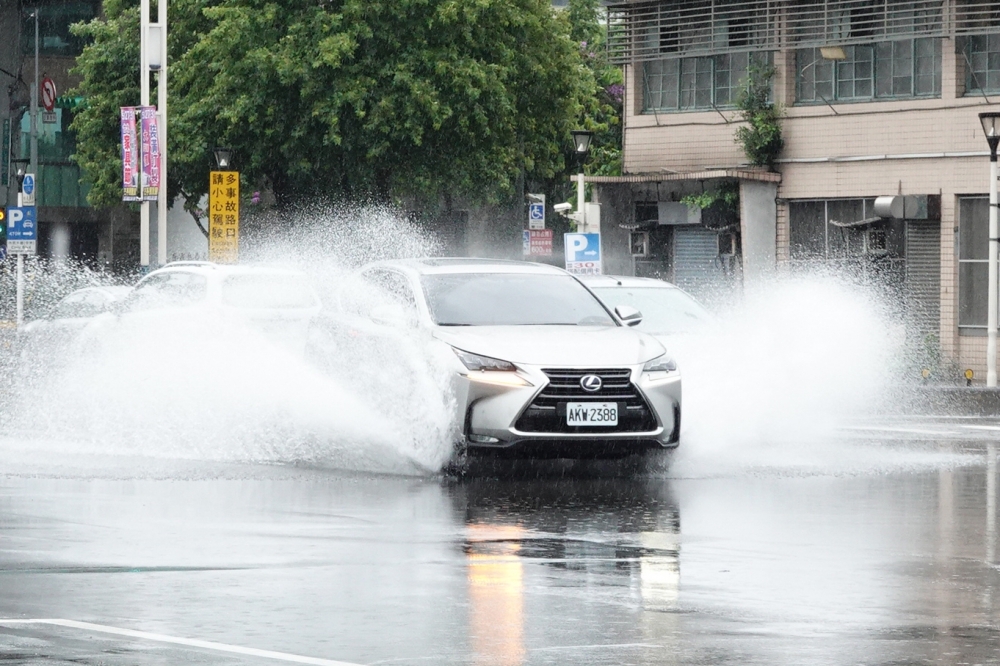 31日起西南氣流影響台灣，可能帶來豪雨等級以上降雨。（資料照片／王侑聖攝）