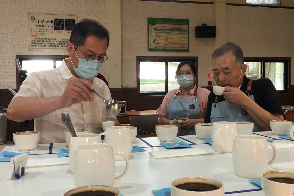 雲林國產精品咖啡生豆評鑑決賽成績於23日出爐。（雲林縣農業處提供）