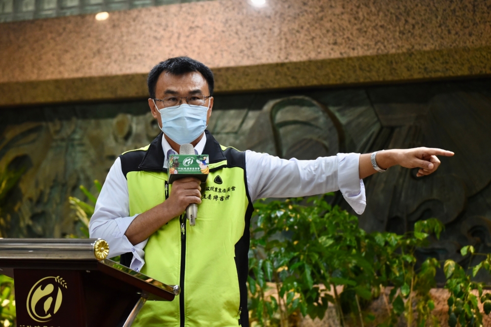 農委會主委陳吉仲宣示，全面啟動防疫升級措施，守護6400場養豬場。（資料照片／張哲偉攝）