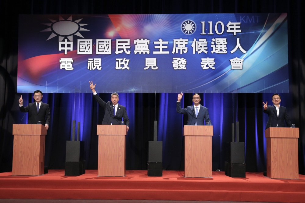 國民黨主席選舉唯一一場電視政見發表會4日下午登場，朱江2人首度同台對決。（王侑聖攝）