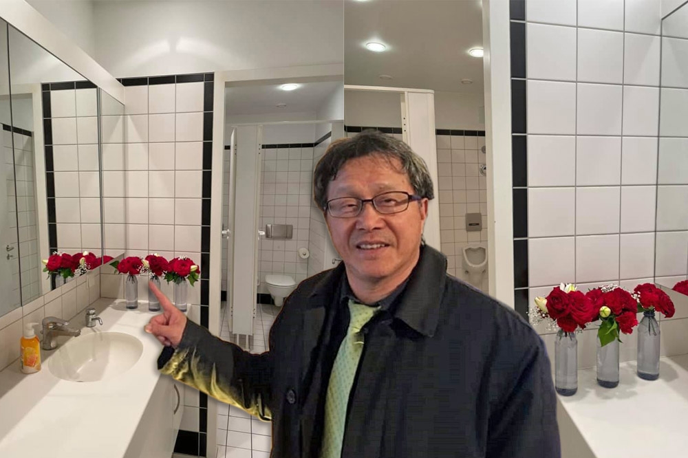 被朱學恒「贈送」花圈後，謝志偉在臉書發文表示花都變成了廁所的擺飾。（合成畫面／取自謝志偉臉書）
