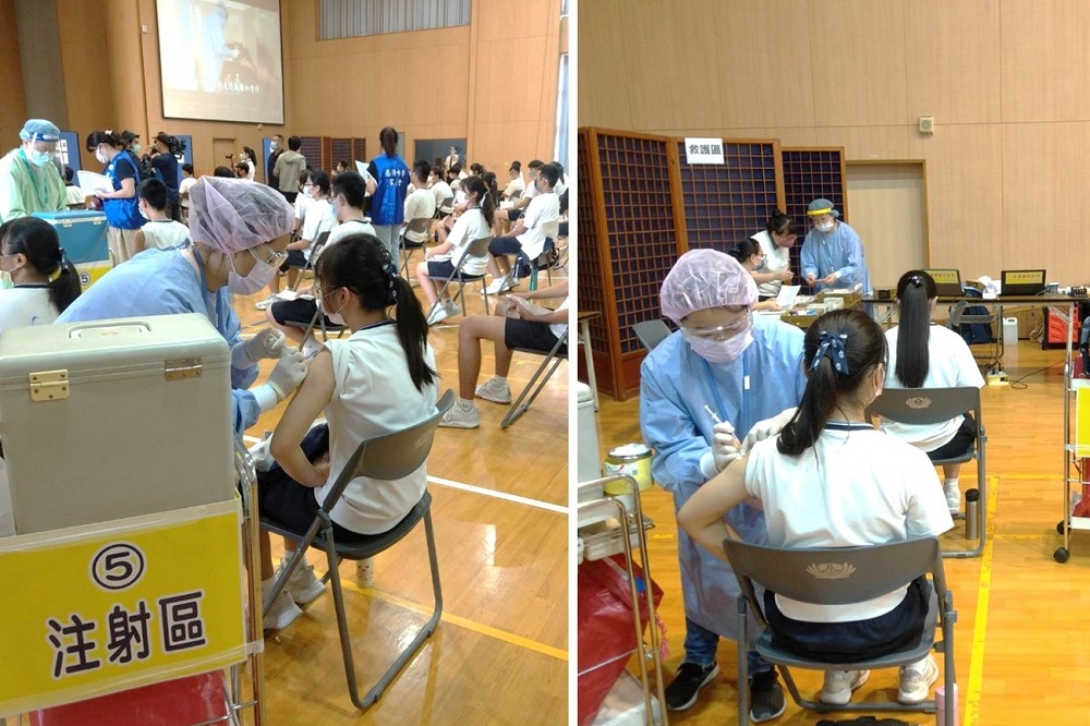 台南市政府為國高中學生施打BNT疫苗。（台南市政府提供)