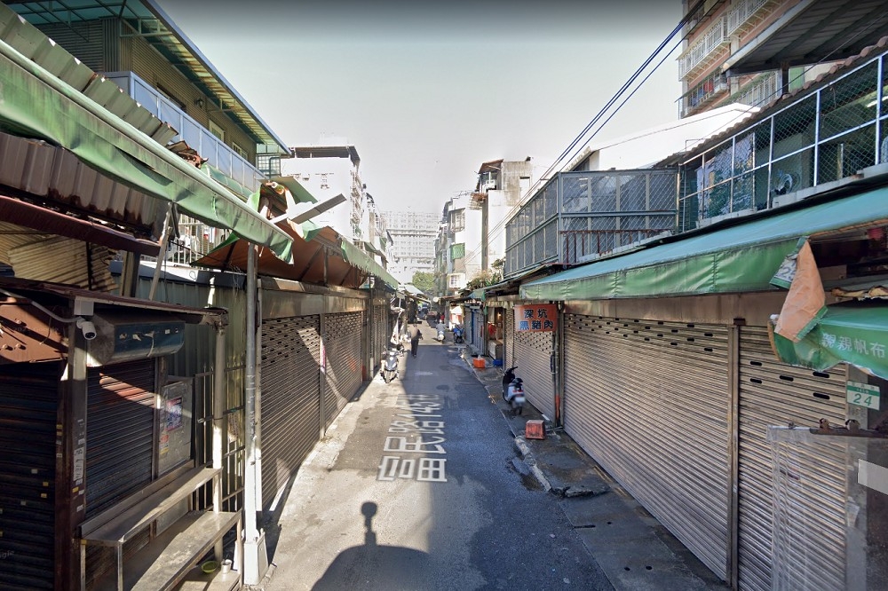 台北市萬華區富民路145巷一家茶葉行倉庫，19日凌晨4點多發生火警。（取自Google Maps）