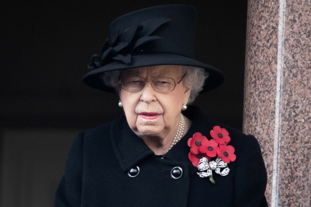 英國女王2020年11月8日出席國殤紀念日儀式。（湯森路透）