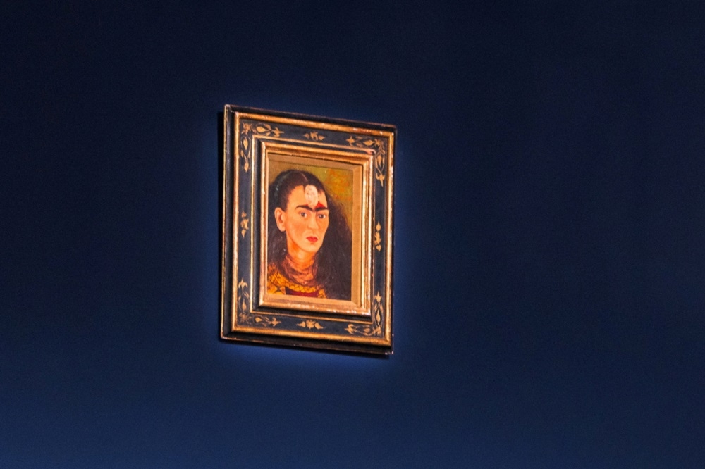 芙烈達．卡蘿1949年的自畫像《迪亞哥與我》近日售出。（湯森路透）